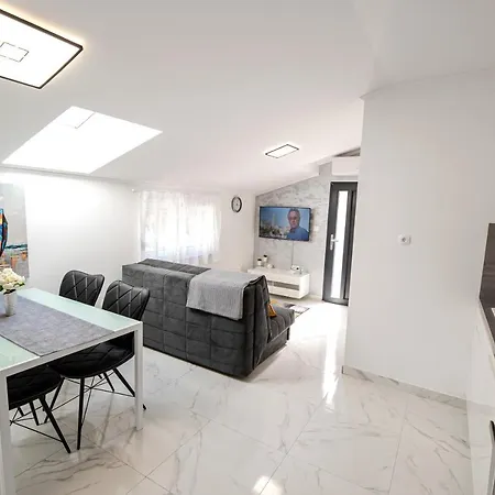 Apartament Marta Veli Iž