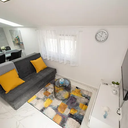 Marta Apartament *