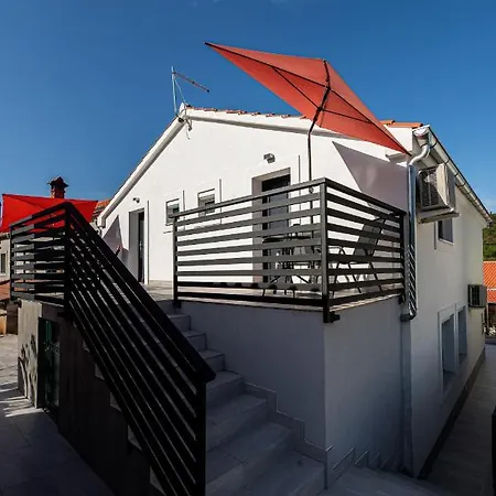 Marta Apartament Veli Iž